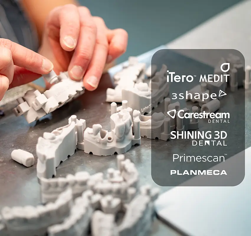 Modèles dentaires imprimés en 3D et logos des caméras intra-orales compatibles avec le Laboratoire 32.